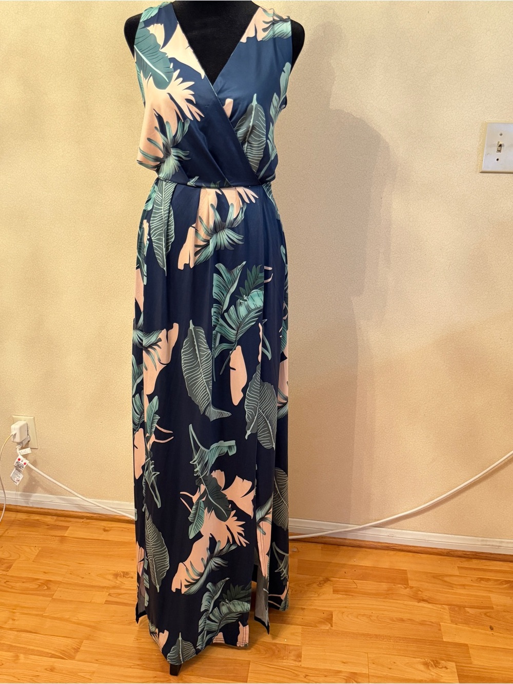 Sleeveless Navy Tropical Print Maxi Dress - Unbranded